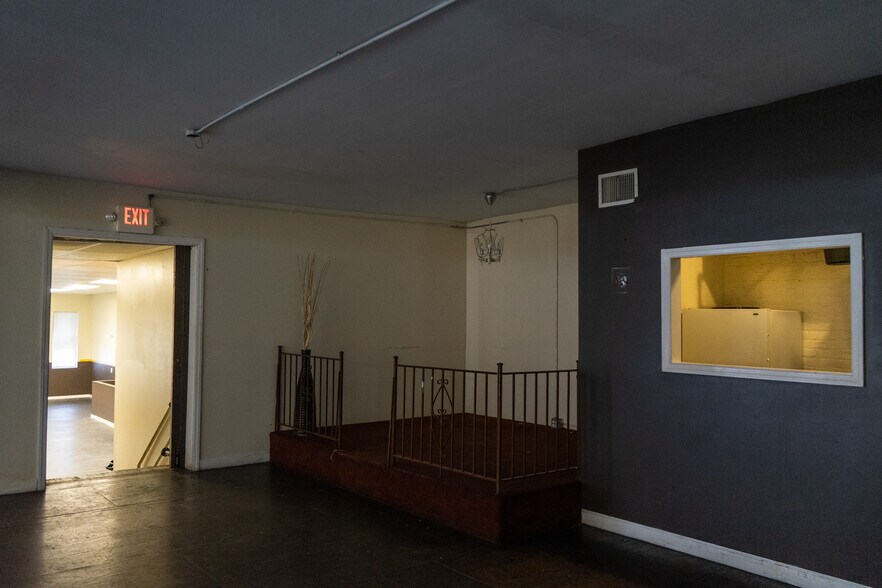 More Photos Of 161 Jamaica Ave, Brooklyn Storefront Retail Office For Lease