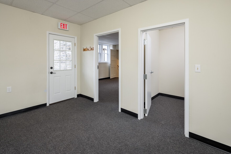 More Photos Of 154A W Eagle Rd, Havertown Medical For Lease