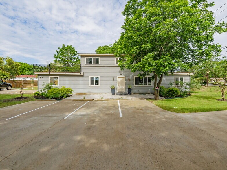 Primary Photo Of 1115 W Slaughter Ln, Austin Office Residential For Lease