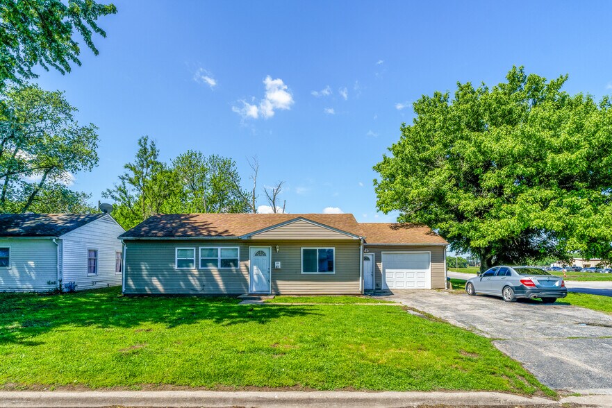 More Photos Of , Cahokia Multifamily For Sale