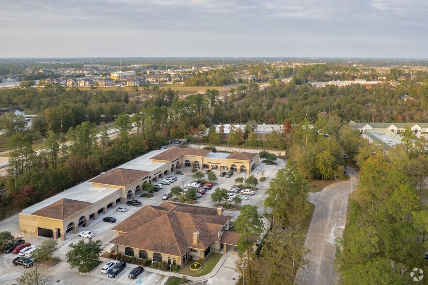 More Photos Of 2665 Royal Forest Dr, Kingwood General Retail For Lease