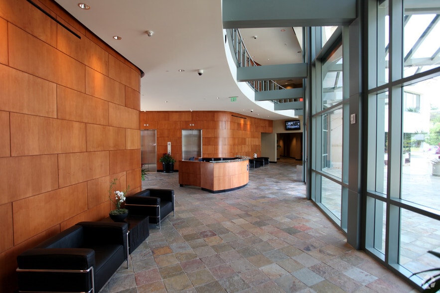 More Photos Of 4705 S Apopka Vineland Rd, Orlando Office For Lease