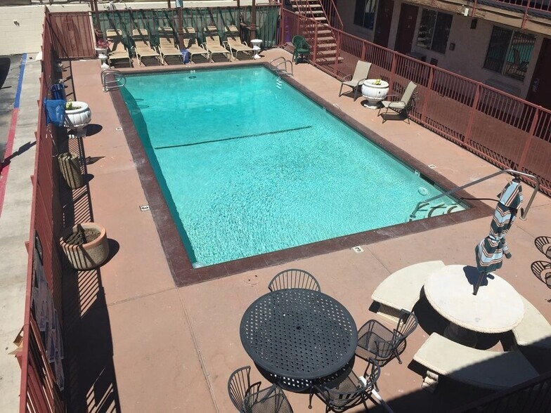 More Photos Of 15401 Park Ave E, Victorville Hotel For Sale
