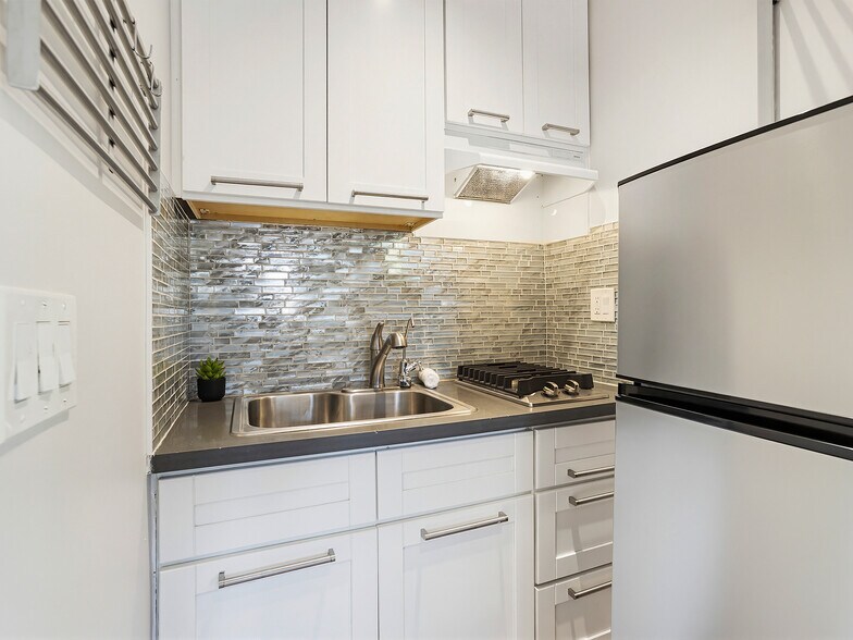 More Photos Of 5233 Lemp Ave, North Hollywood Multifamily For Sale