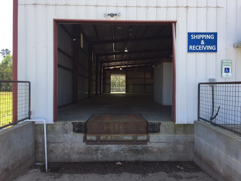 More Photos Of 19146 Highway 190 E, Hammond Warehouse For Lease