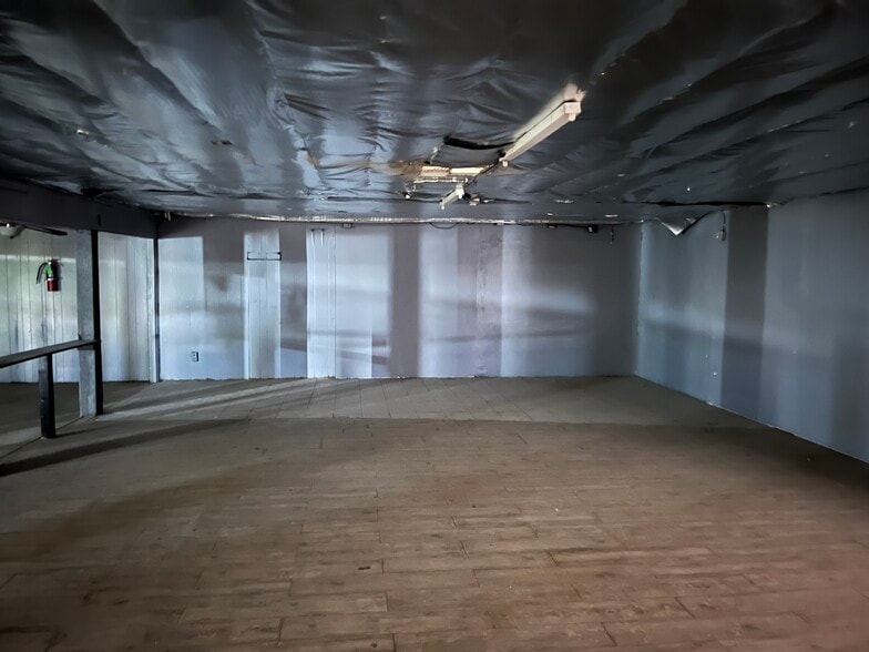 More Photos Of 2435 S K St, Tulare Bar For Sale