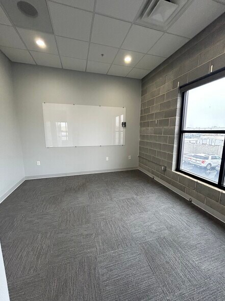 More Photos Of 564 W 700 S, Pleasant Grove Office For Lease