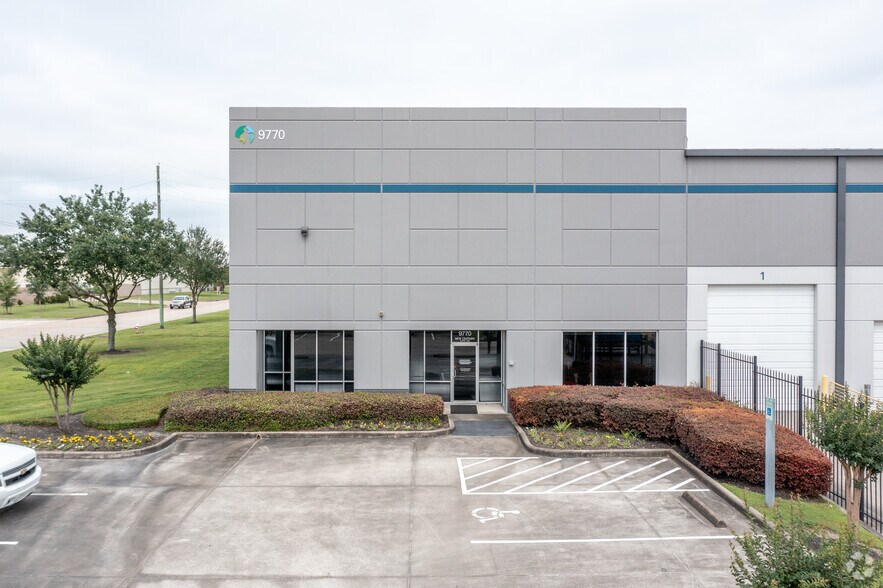 More Photos Of 9770 New Century Dr, Pasadena Warehouse For Lease