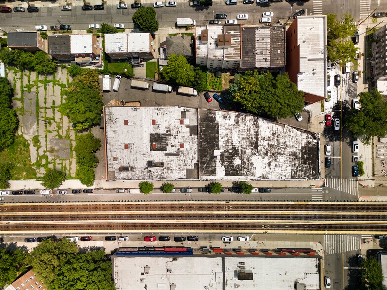 More Photos Of 2916 White Plains, Bronx General Retail For Sale