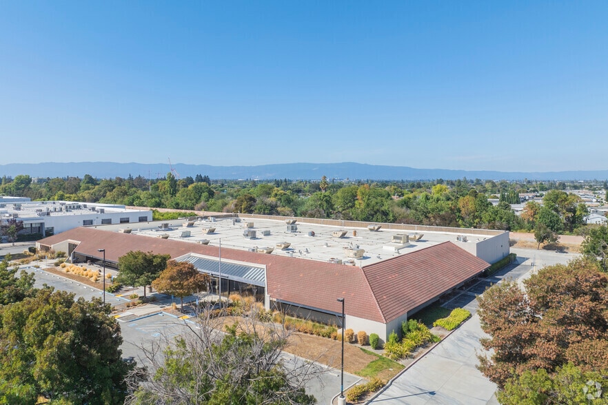 More Photos Of 4800 Patrick Henry Dr, Santa Clara Research And Development For Lease