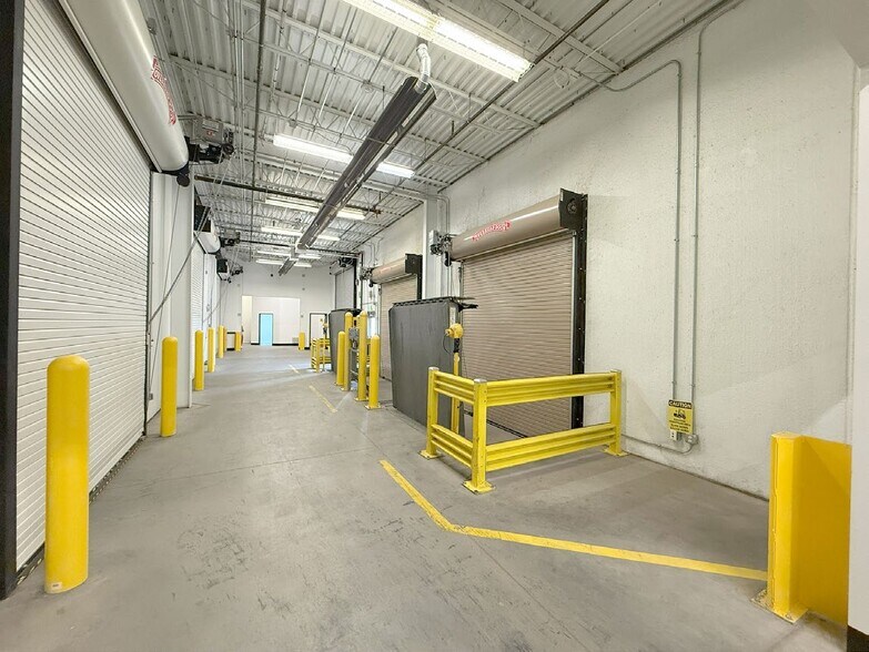 More Photos Of 31815 Great Western Dr, Windsor Manufacturing For Lease