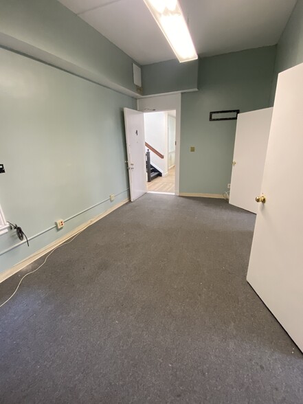 More Photos Of 370 E 149th St, Bronx Office For Lease