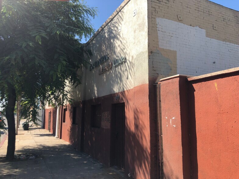 More Photos Of 6121 S Western Ave, Los Angeles Distribution For Lease