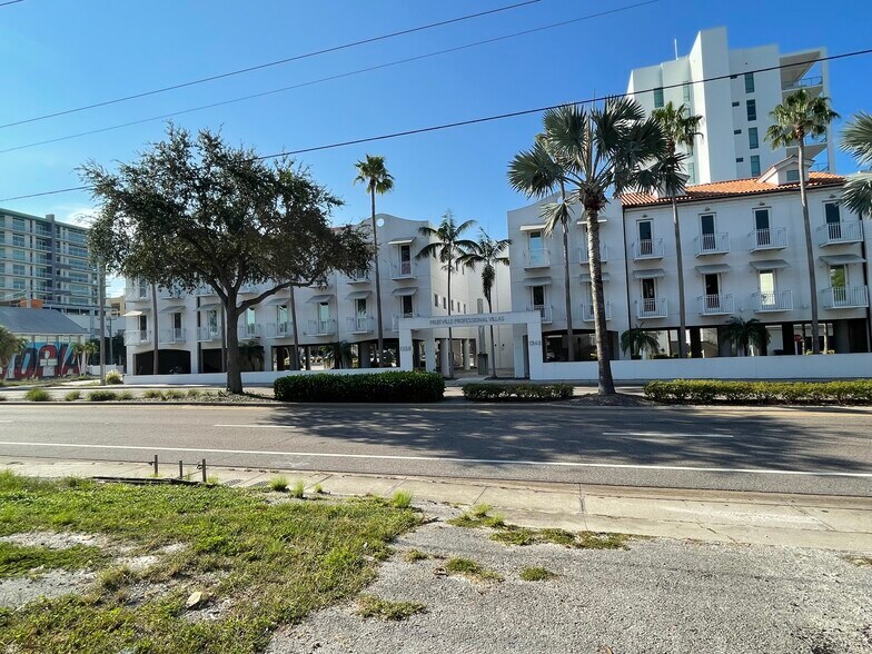 More Photos Of 1348-1358 Fruitville Rd, Sarasota Office Residential For Lease