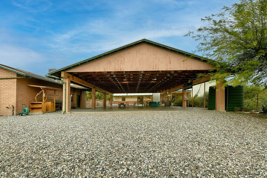 More Photos Of 2751 N Soldier Trl, Tucson Specialty For Sale