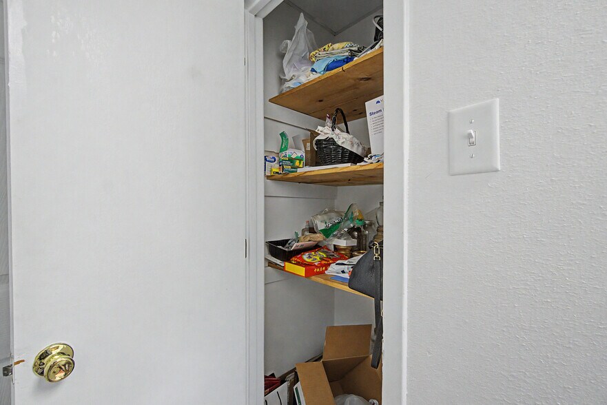 More Photos Of 71 Midtown Park W, Mobile Medical For Sale