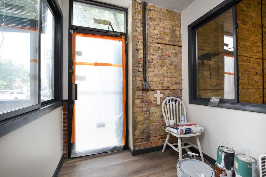 More Photos Of 3501 W Armitage Ave, Chicago Apartments For Lease