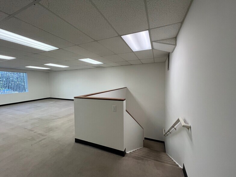 More Photos Of 2675 Junipero Ave, Signal Hill Warehouse For Lease