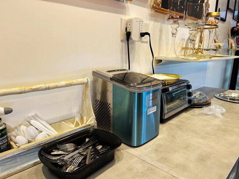 More Photos Of 9404-9412 137 Ave NW, Edmonton Freestanding For Sale