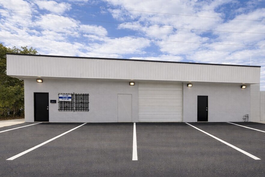 More Photos Of 3501 NW 10th Ave, Oakland Park Warehouse For Lease