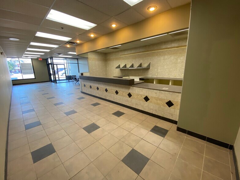 More Photos Of 539-541 Pawling Ave, Troy Freestanding For Lease