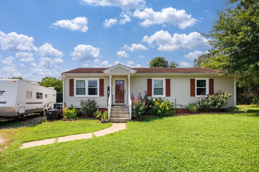 More Photos Of 3110 Woodcliff Ave, Richmond Specialty For Sale