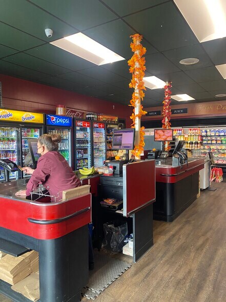 More Photos Of 821 Tiogue Ave, Coventry Supermarket For Sale