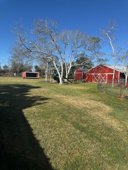 More Photos Of 15911 Fir Rd, Santa Fe Daycare Center For Sale