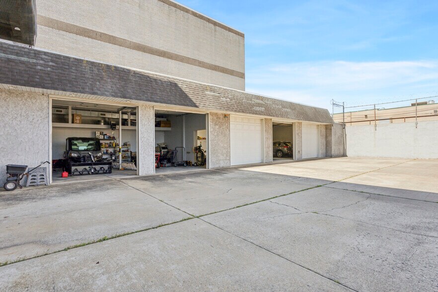 More Photos Of 1900 S Christopher Columbus Blvd, Philadelphia Freestanding For Sale