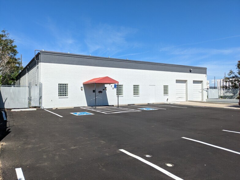 More Photos Of 4575 Joliet St, Denver Warehouse For Lease