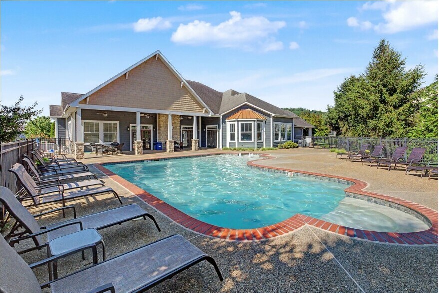 More Photos Of 2020 Walden Blvd, Cape Girardeau Apartments For Sale