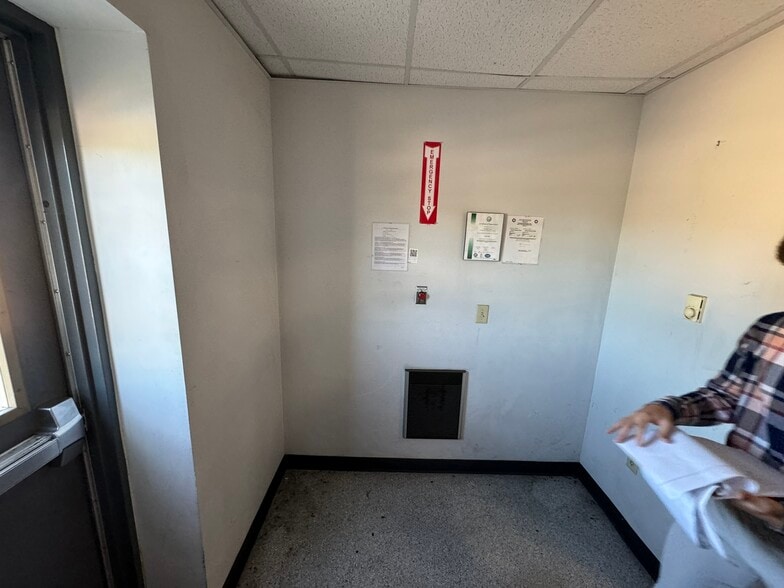 More Photos Of 700 NE Arch St, Atlanta Truck Terminal For Sale