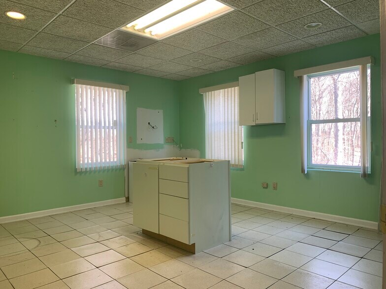 More Photos Of 125 US Highway 46, Budd Lake Medical For Sale