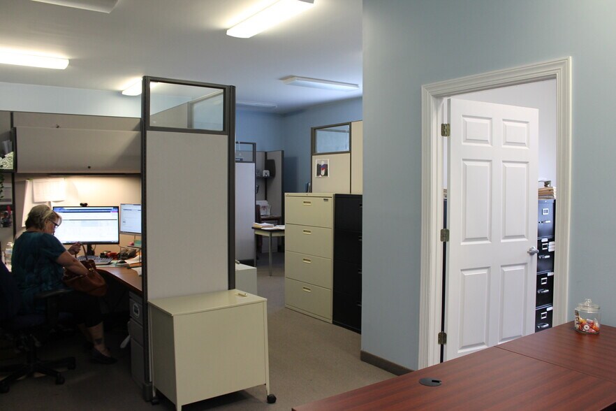 More Photos Of 37 W Fairmont Ave, Savannah Office For Lease