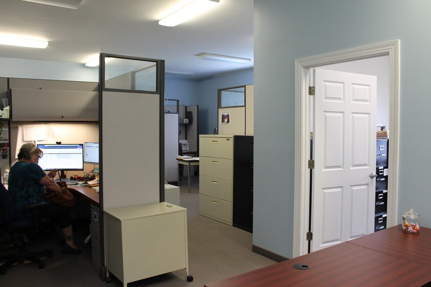 More Photos Of 37 W Fairmont Ave, Savannah Office For Lease