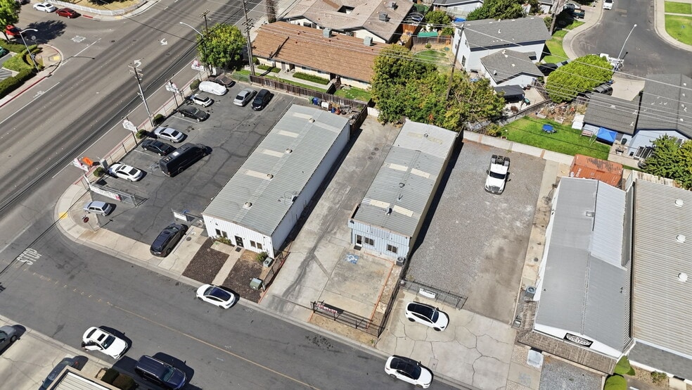More Photos Of 1649 Carnegie St, Turlock Warehouse For Lease