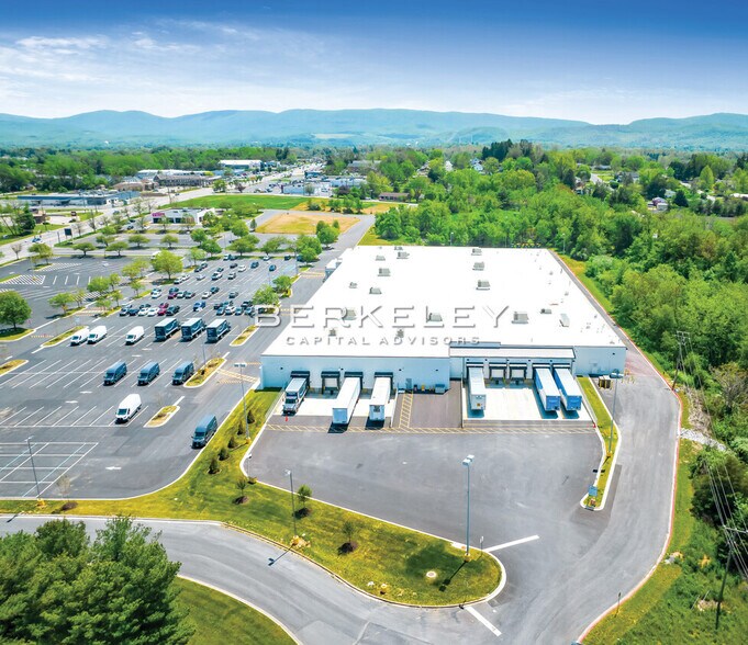 More Photos Of 2712 W Main St, Waynesboro Distribution For Sale