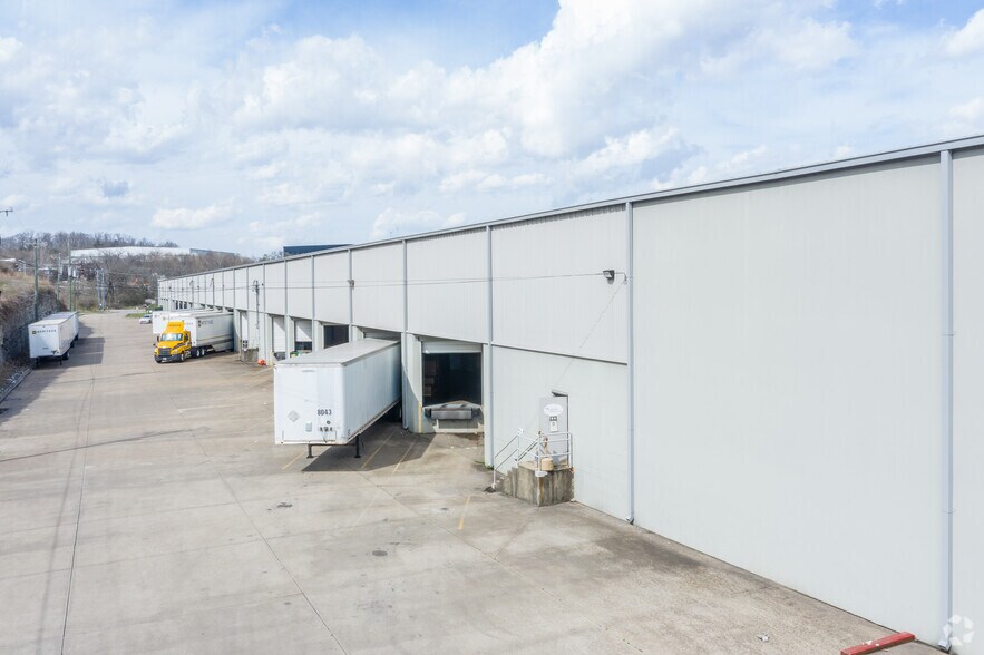 More Photos Of 2616-2624 Brick Church Pike, Nashville Distribution For Lease