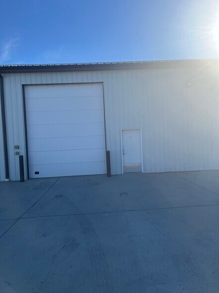 More Photos Of 1170 S 29th St W, Billings Flex For Lease