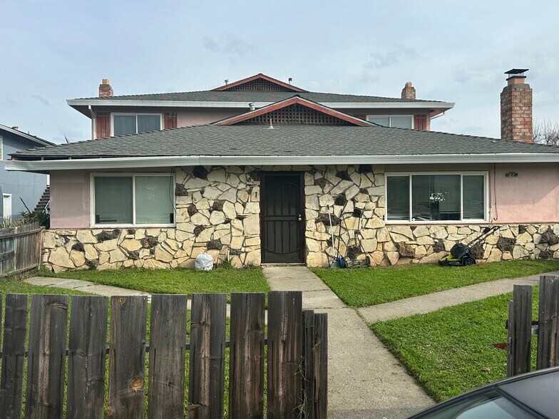 Primary Photo Of 67 Nedra Ct, Sacramento Apartments For Sale