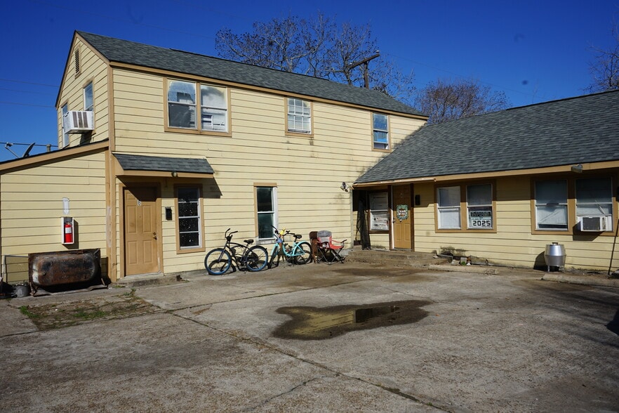 More Photos Of 1026 Miles St, Rosenberg Apartments For Sale