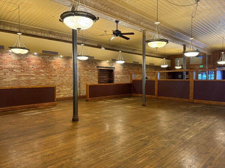 Primary Photo Of 521 Franklin St, Michigan City Restaurant For Lease