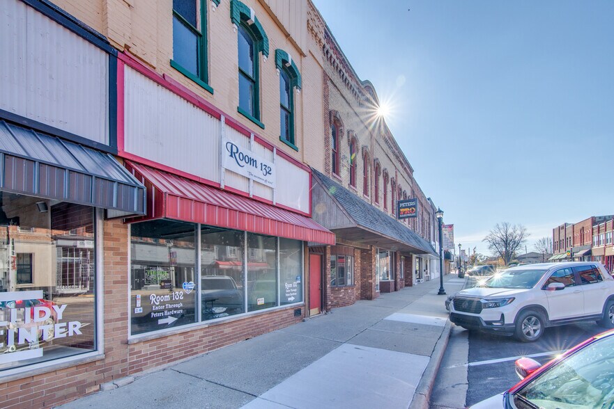 More Photos Of 128-130 N Mill St, Saint Louis General Retail For Sale