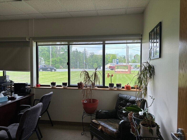 More Photos Of 1547 Columbia Tpke, Castleton Medical For Sale
