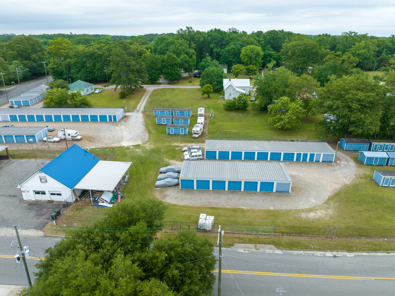 More Photos Of 406 E Hamlet Ave, Hamlet Specialty For Sale