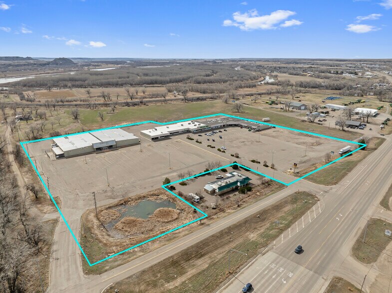 Primary Photo Of 1515 W Bell St, Glendive General Retail For Sale
