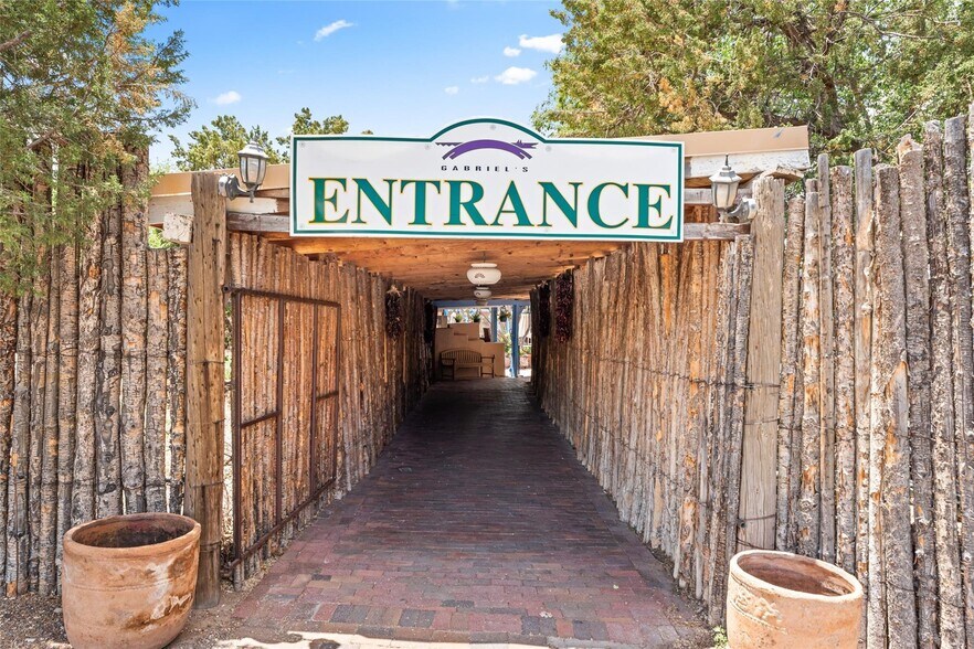 More Photos Of 4 Banana Ln, Santa Fe Restaurant For Sale