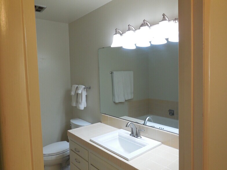 More Photos Of 5105 N Roosevelt Ave, Fresno Apartments For Sale