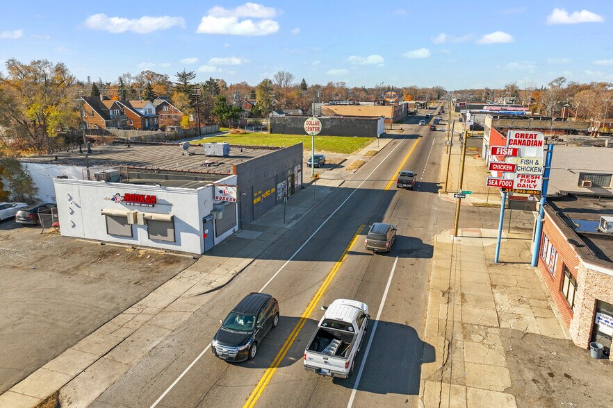 More Photos Of 7606 E 7 Mile Rd, Detroit Storefront For Sale