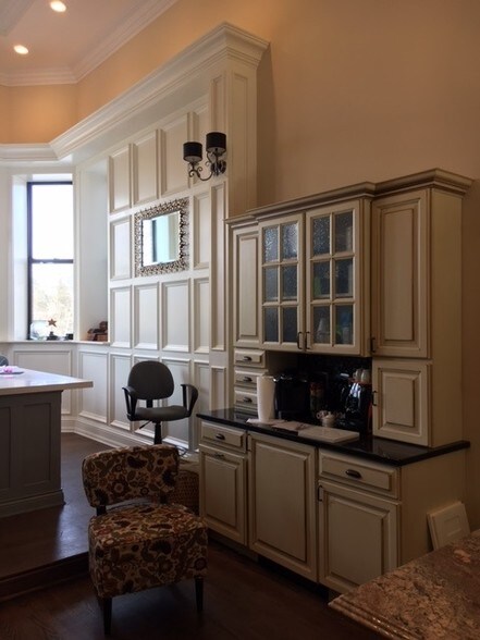 More Photos Of 299-305 Main St, Port Washington Storefront Retail Residential For Lease